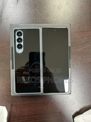 New Samsung Galaxy Z Fold4 256 GB Black