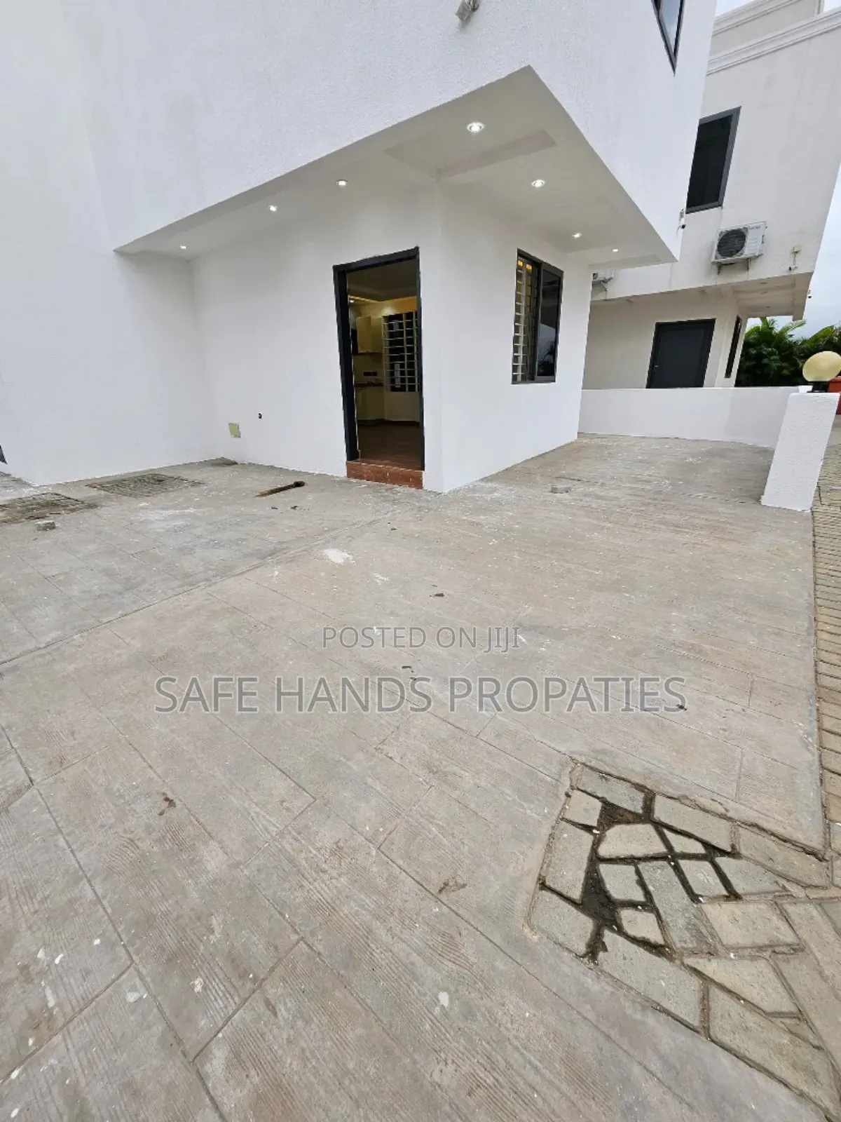 2bdrm House in Mar-Dzor, Accra Metropolitan for rent