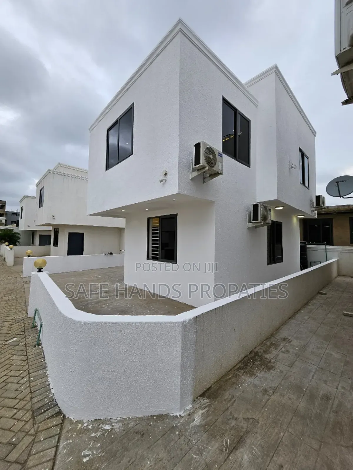2bdrm House in Mar-Dzor, Accra Metropolitan for rent