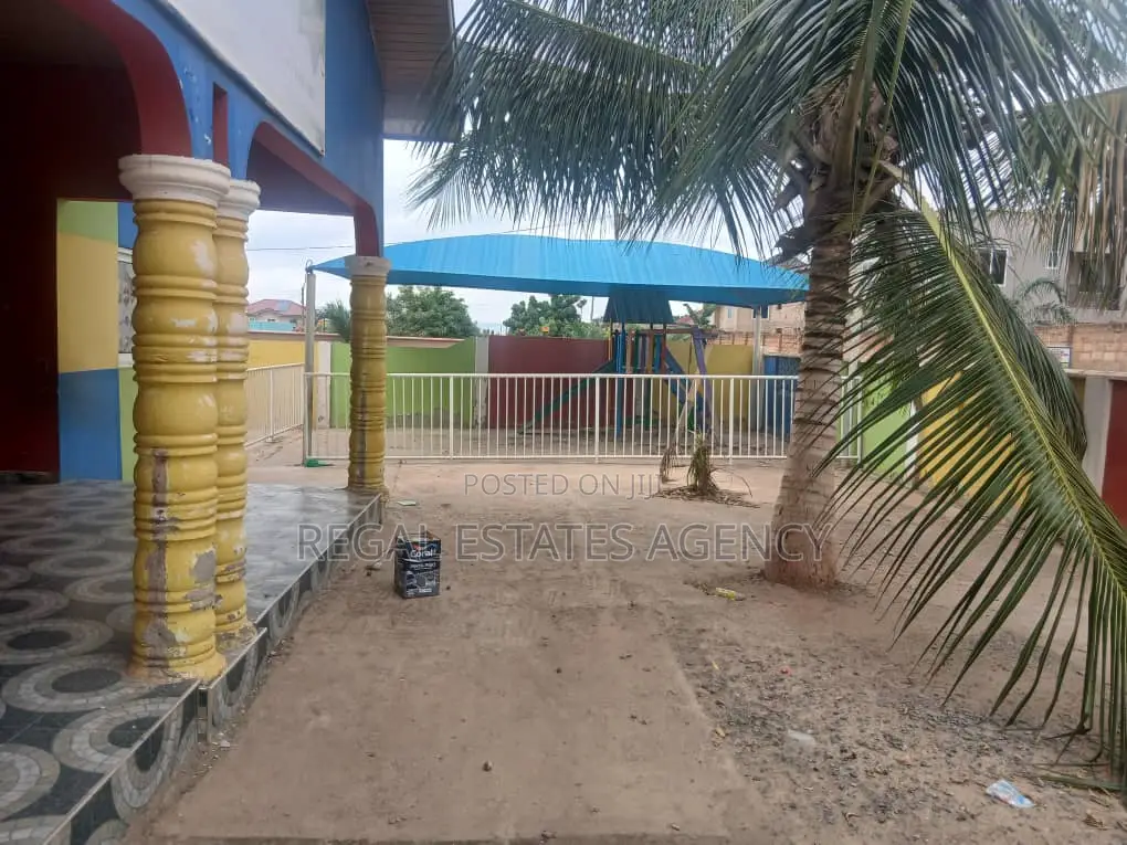 5bdrm House in Oyibi, Kas Valley Area for sale