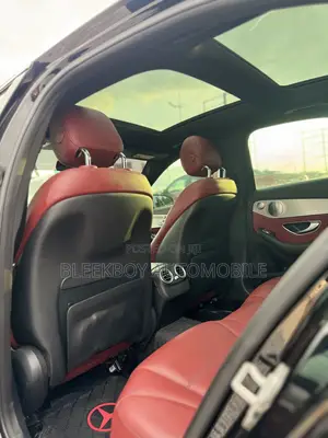 Mercedes-Benz C300 2016 Black