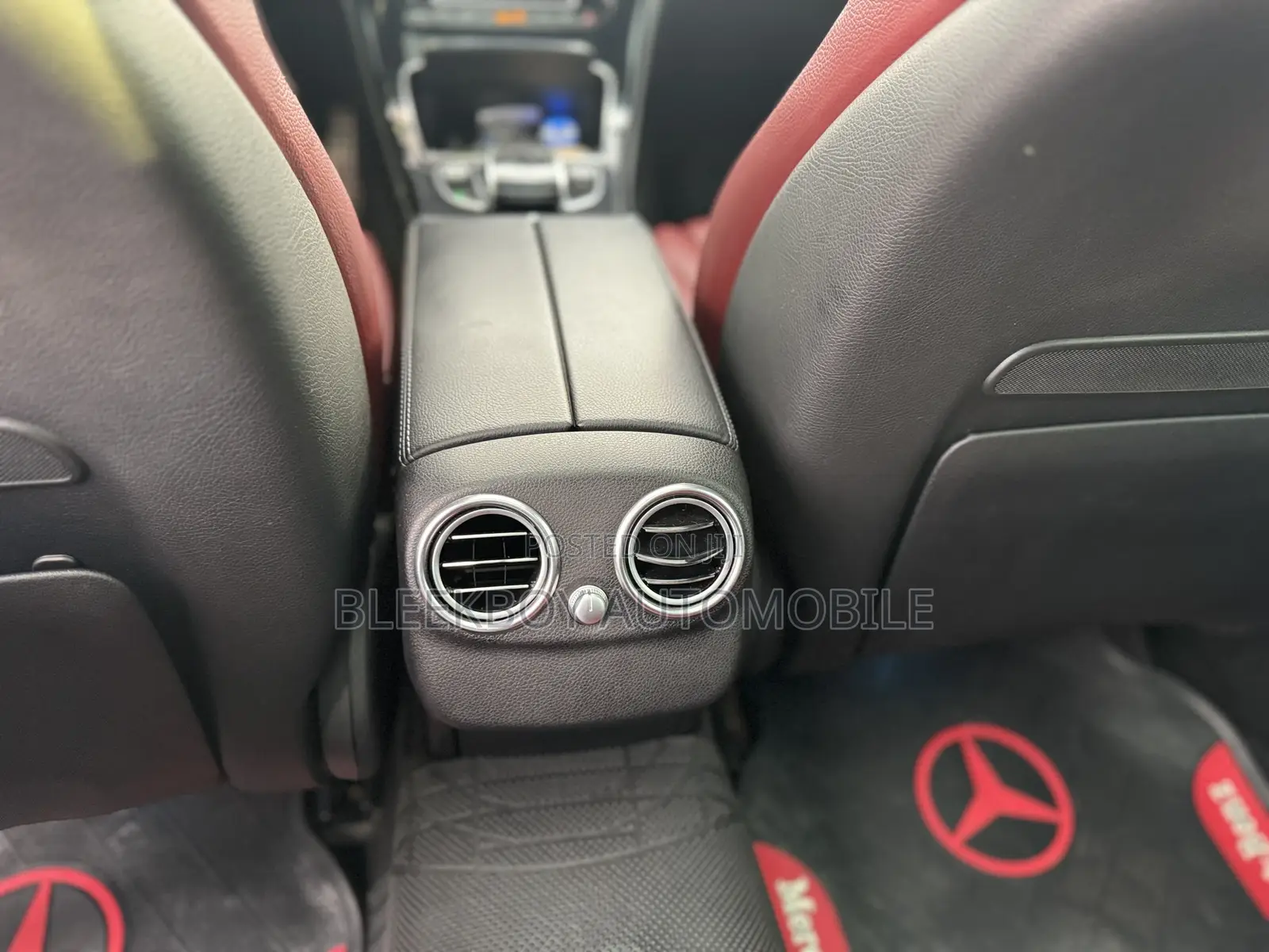 Mercedes-Benz C300 2016 Black