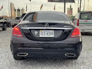 Mercedes-Benz C300 2016 Black