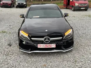 Mercedes-Benz C300 2016 Black