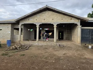 6bdrm House In Fredimens Real, Kwabre For Sale