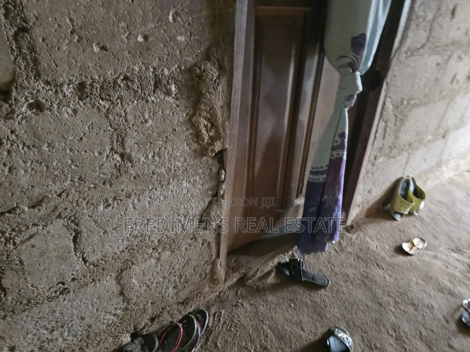 6bdrm House In Fredimens Real, Kwabre For Sale