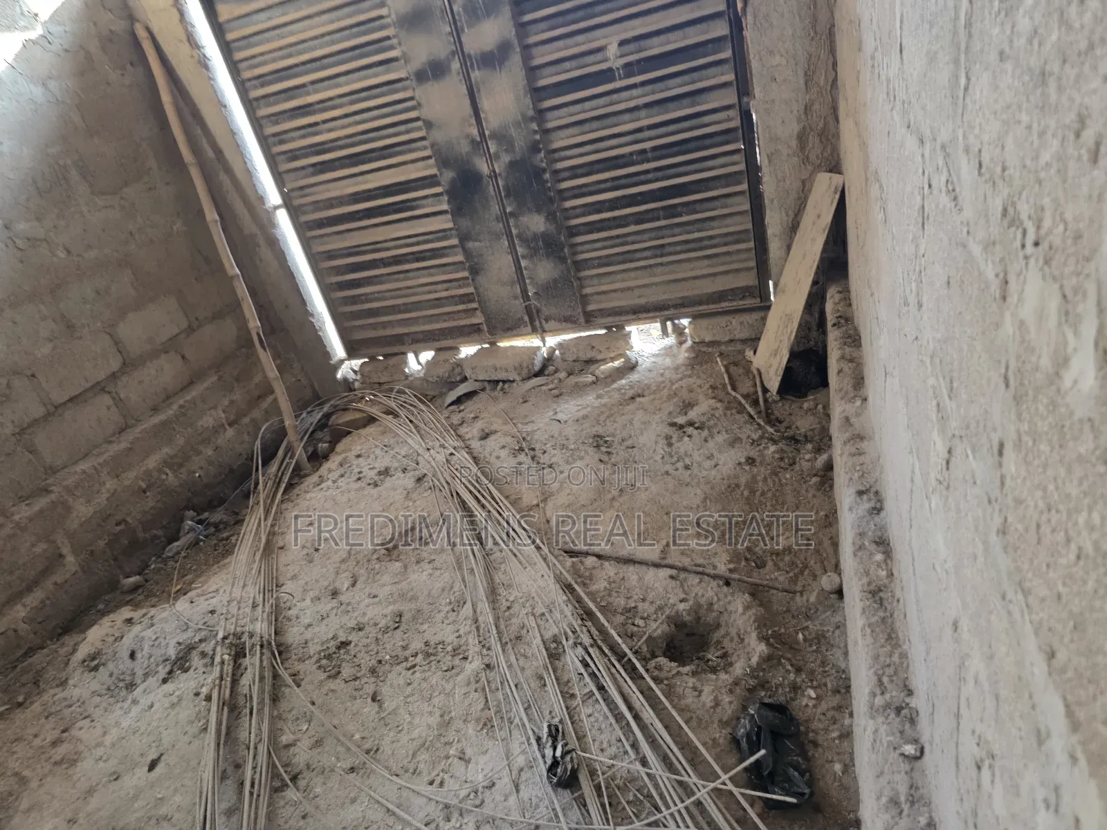 6bdrm House In Fredimens Real, Kwabre For Sale