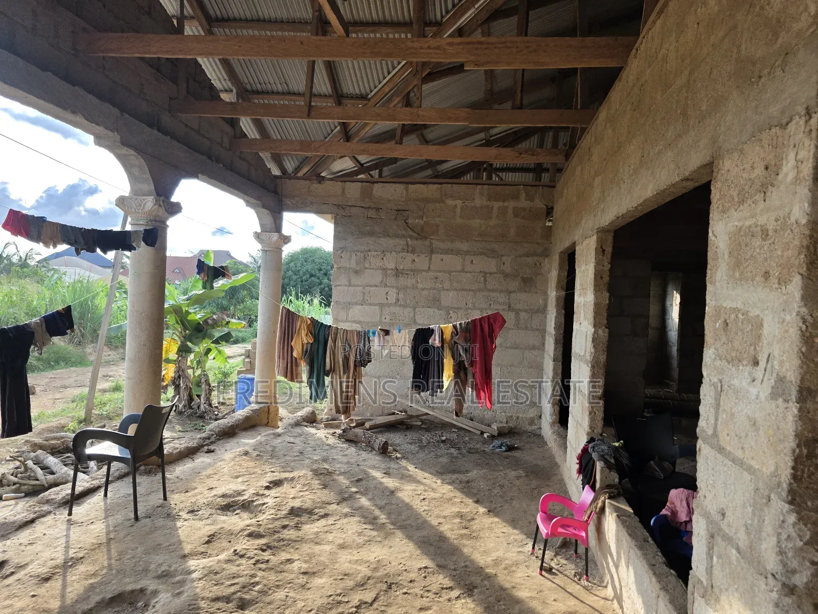 6bdrm House In Fredimens Real, Kwabre For Sale