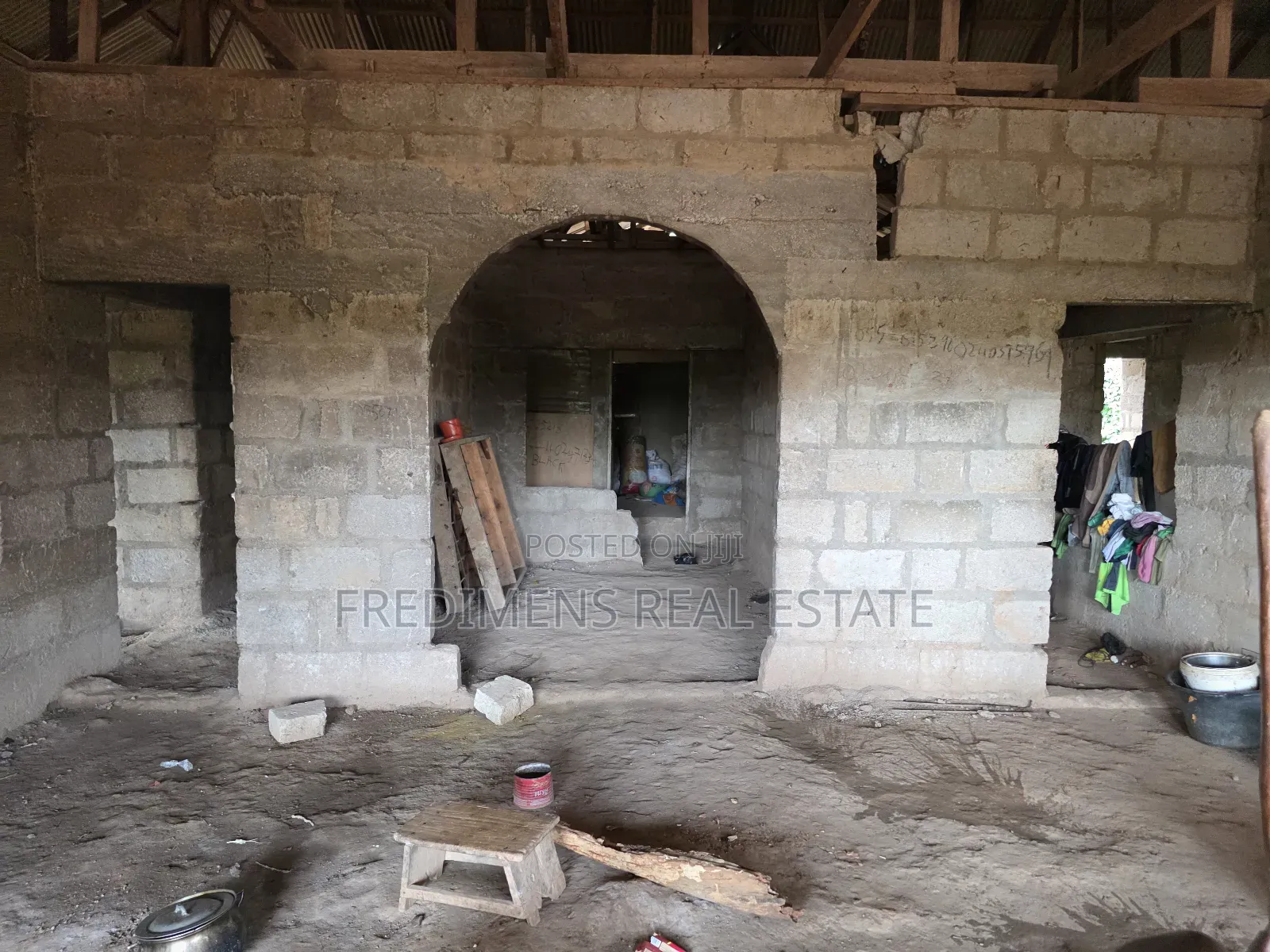 6bdrm House In Fredimens Real, Kwabre For Sale