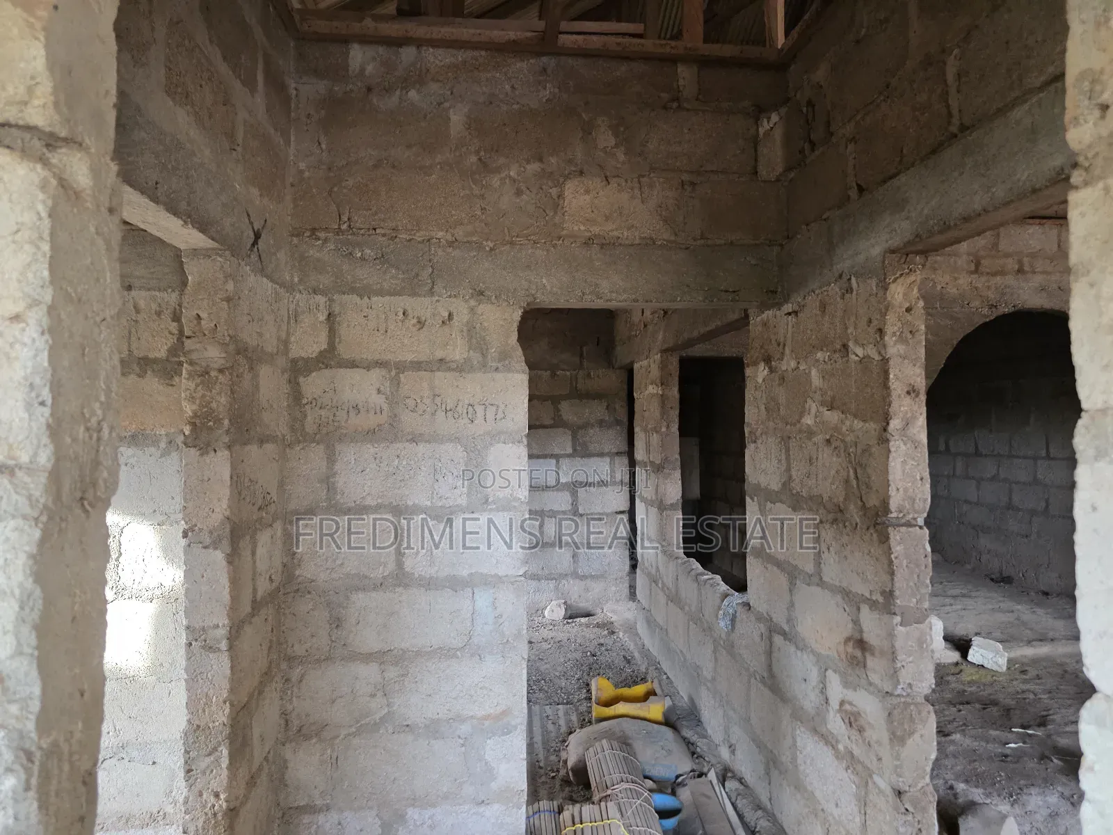 6bdrm House In Fredimens Real, Kwabre For Sale