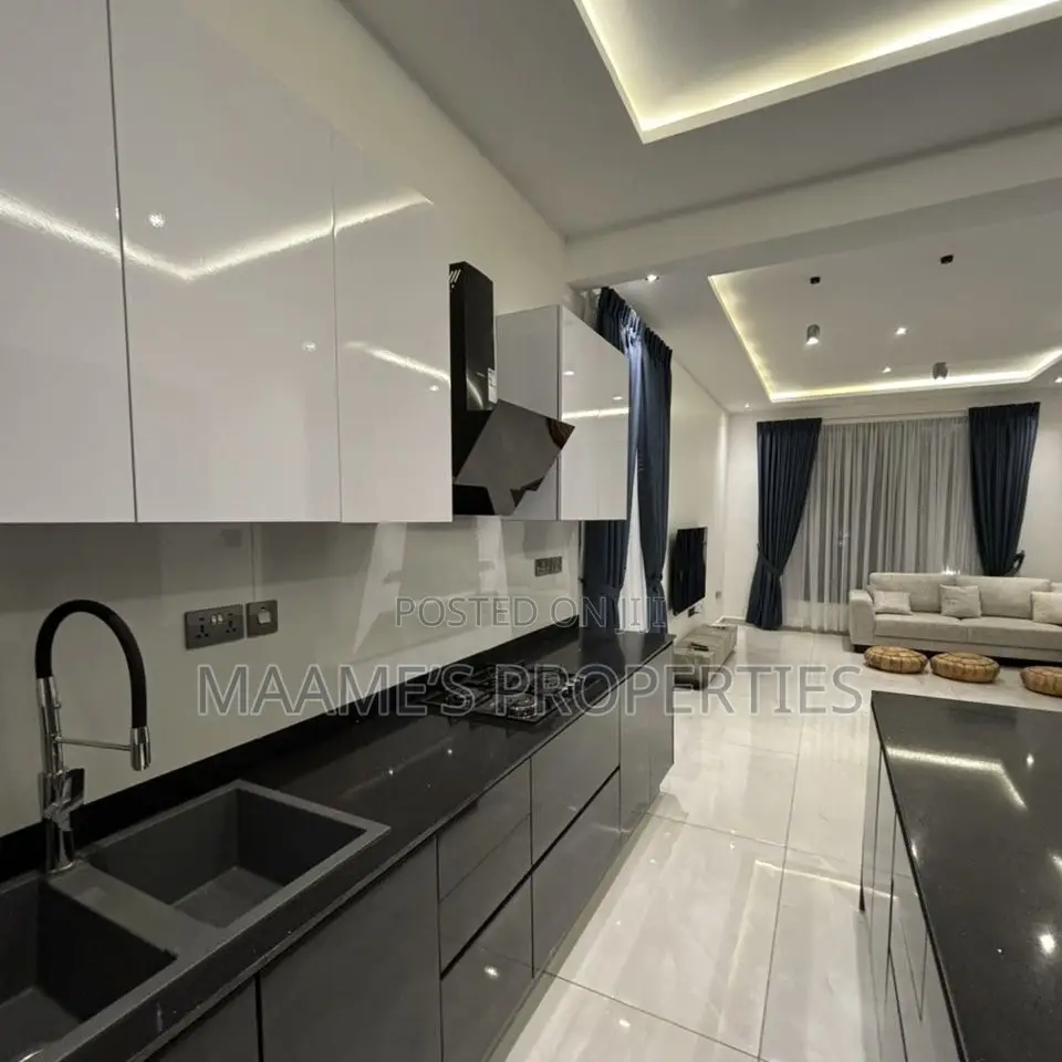 4bdrm Townhouse / Terrace in Cantonments for rent