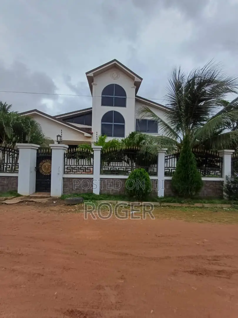 7bdrm House in Ofankor Barrier, Achimota for sale