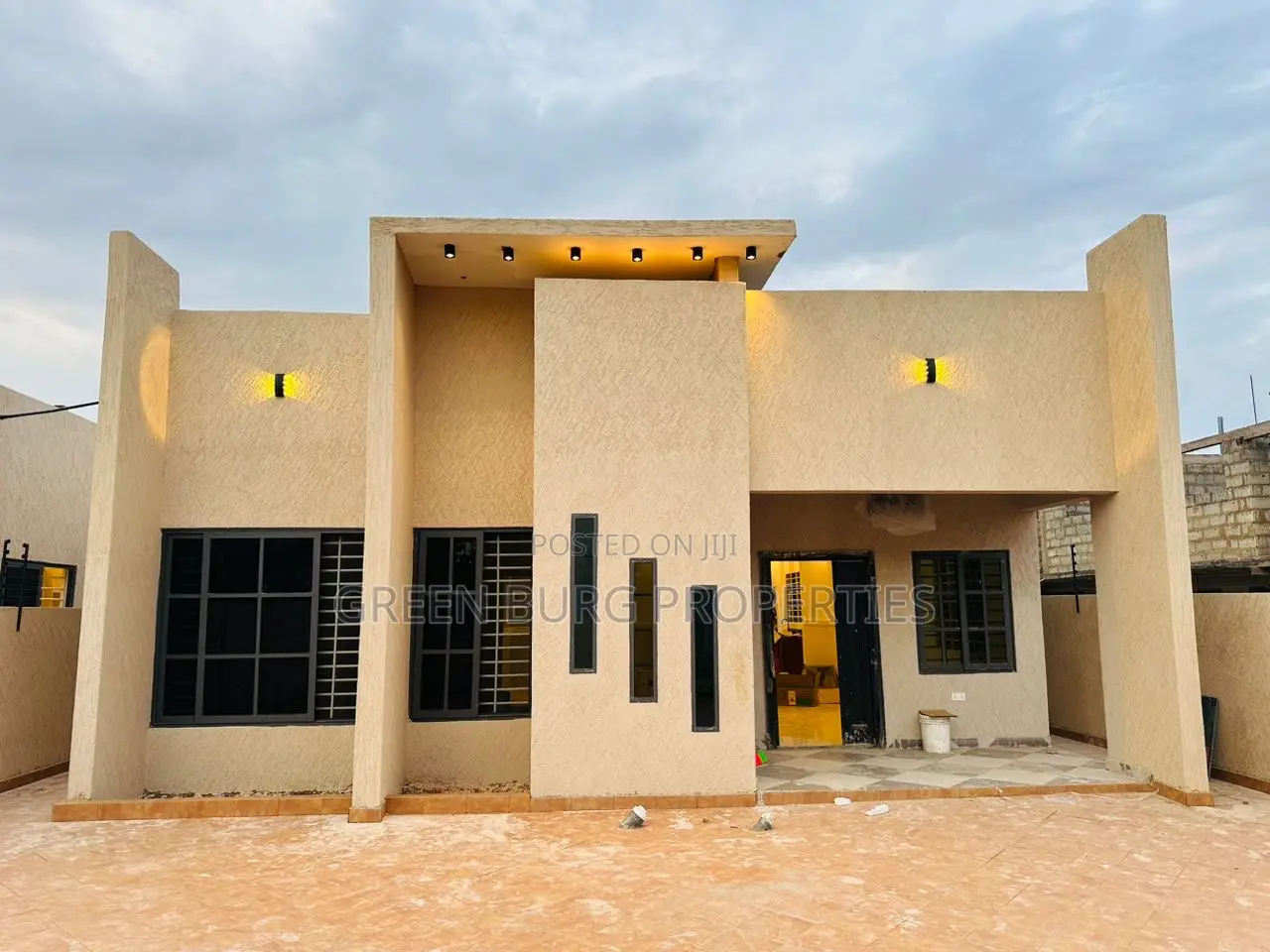 3bdrm House in Lake Side Estate for sale