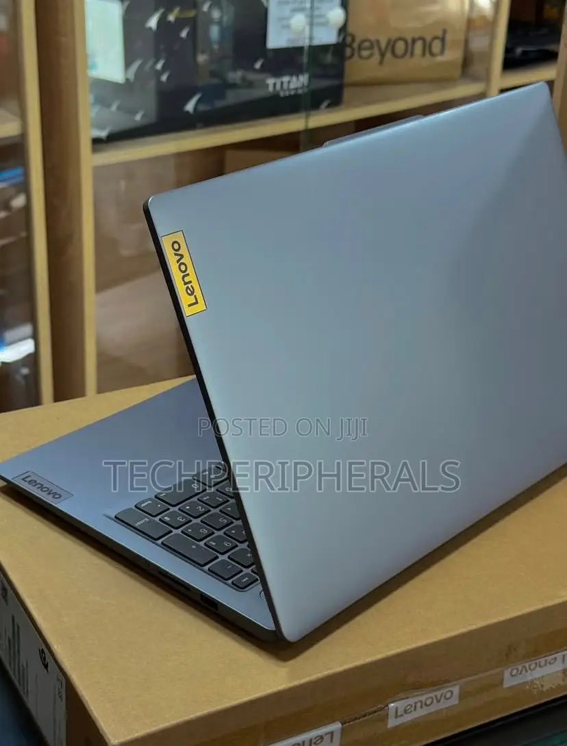 New Laptop Lenovo Ideapad 3 8GB Intel Core I3 SSD 256GB