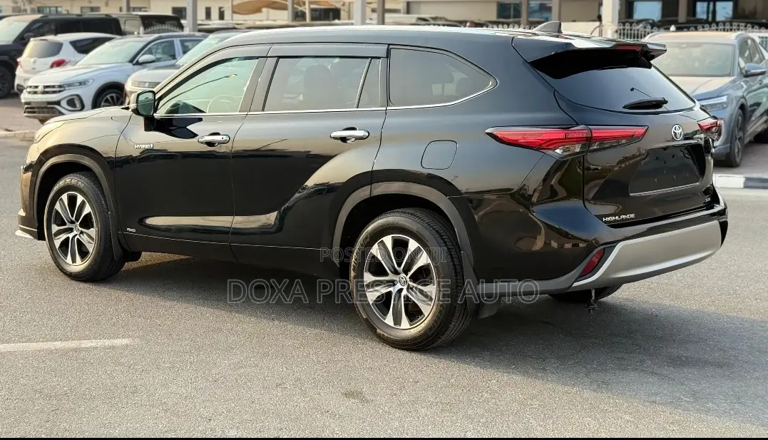 Toyota Highlander XLE 2021 Black
