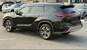 Toyota Highlander XLE 2021 Black