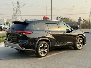 Toyota Highlander XLE 2021 Black