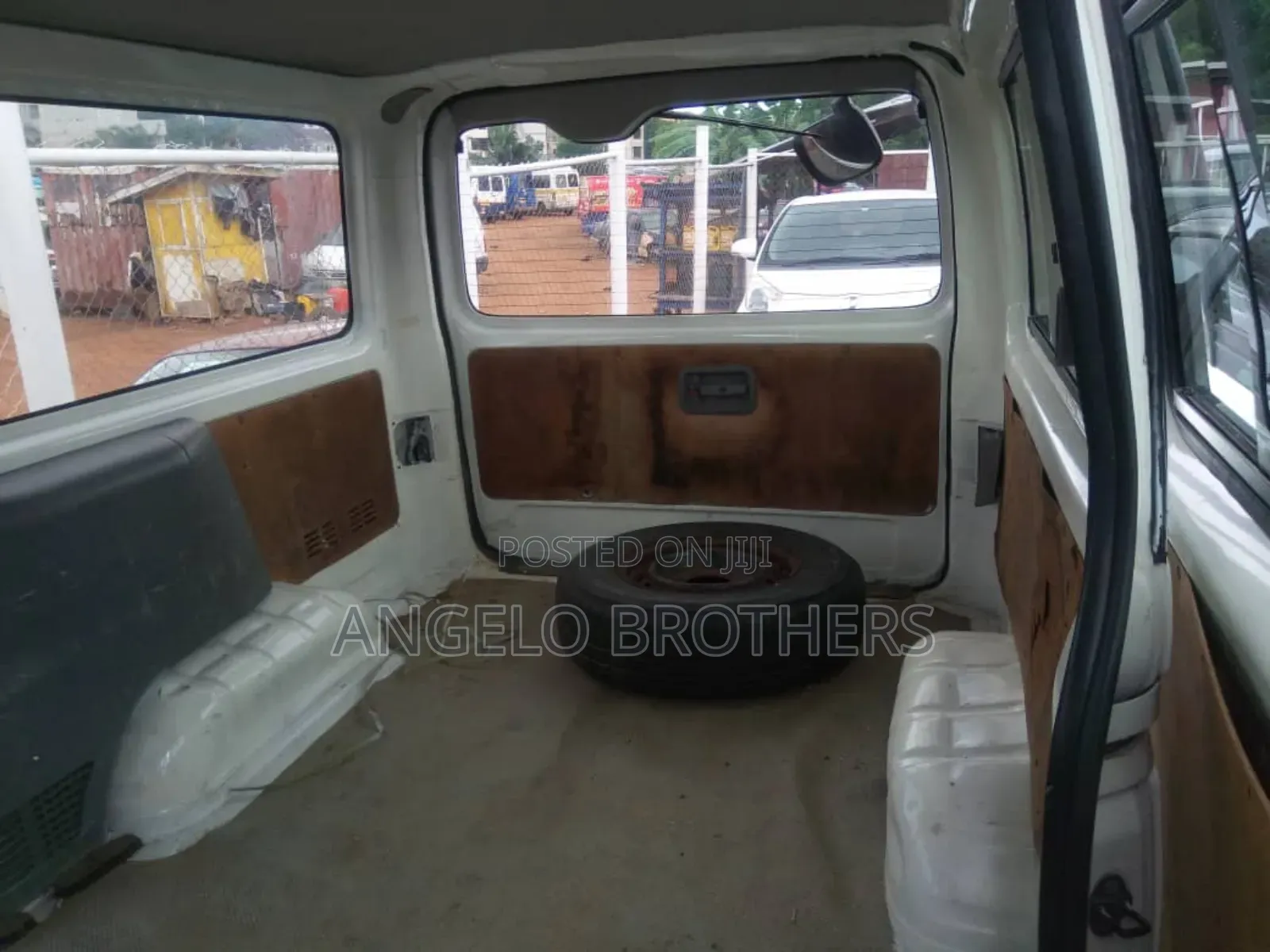 Toyota HiAce 2010 White