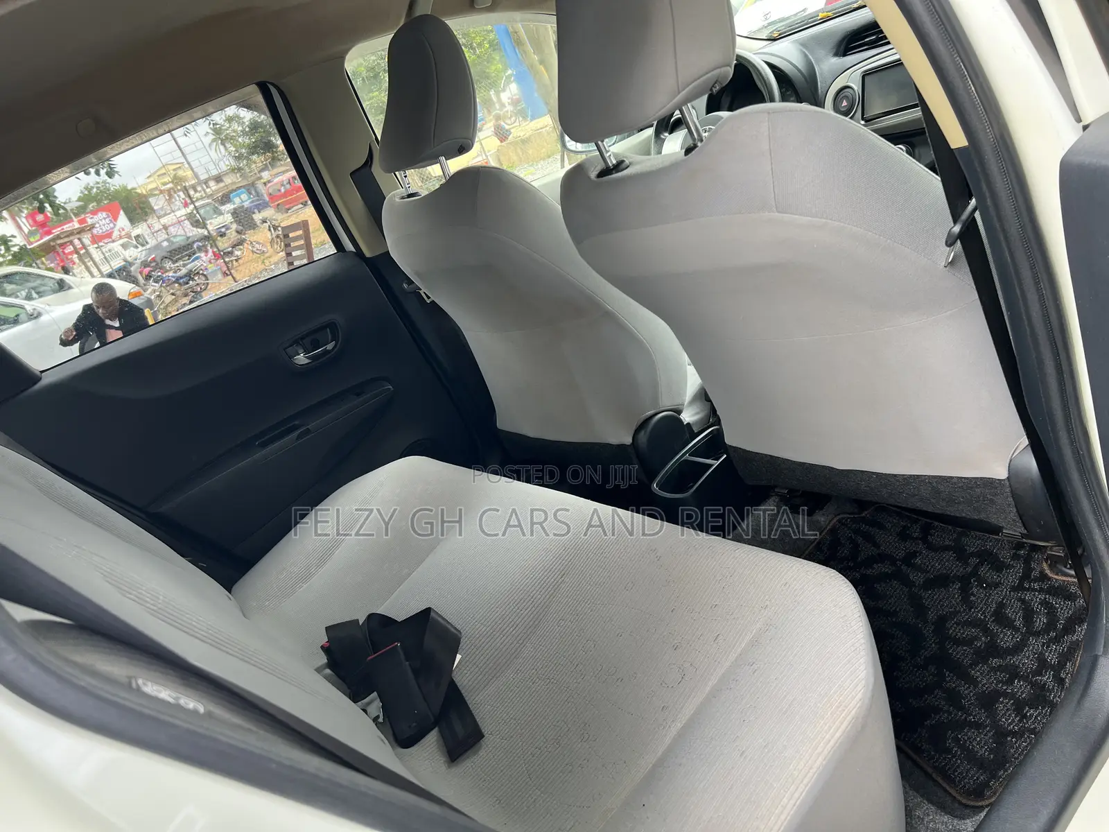 Toyota Vitz 1.3 AWD 3dr 2012 White