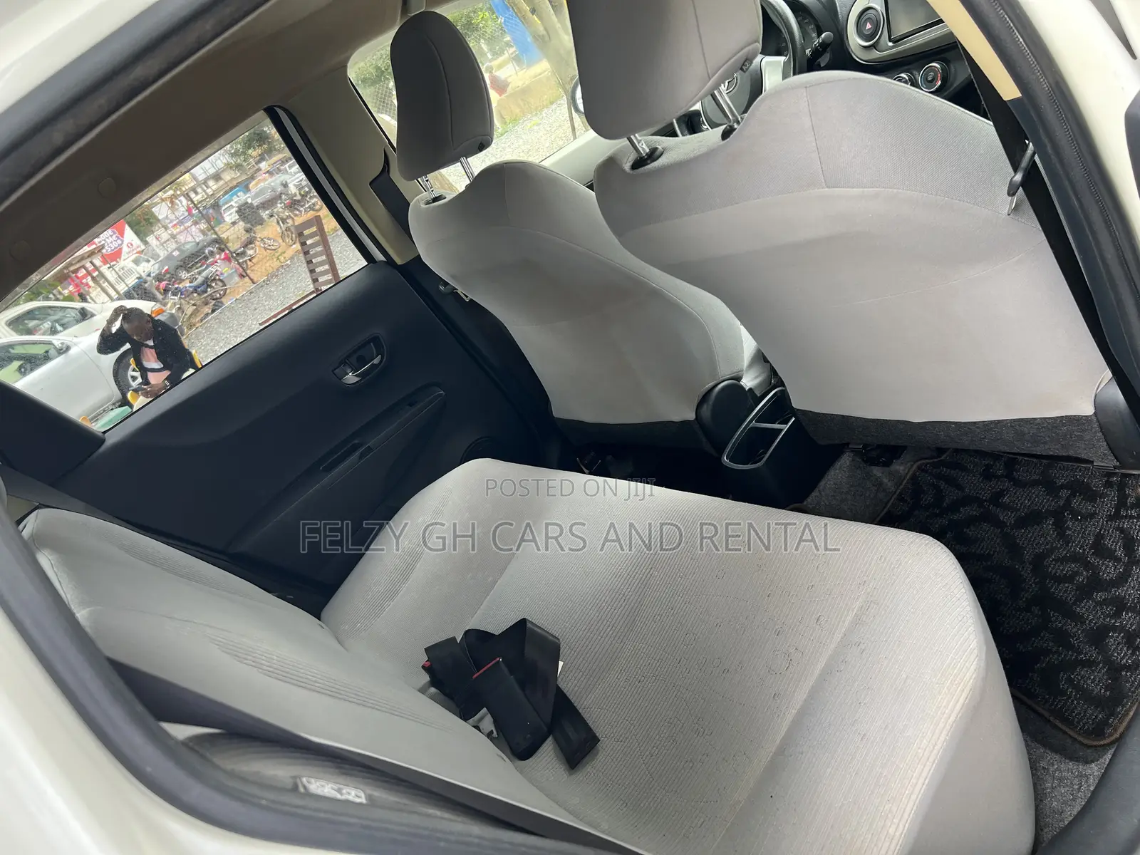 Toyota Vitz 1.3 AWD 3dr 2012 White