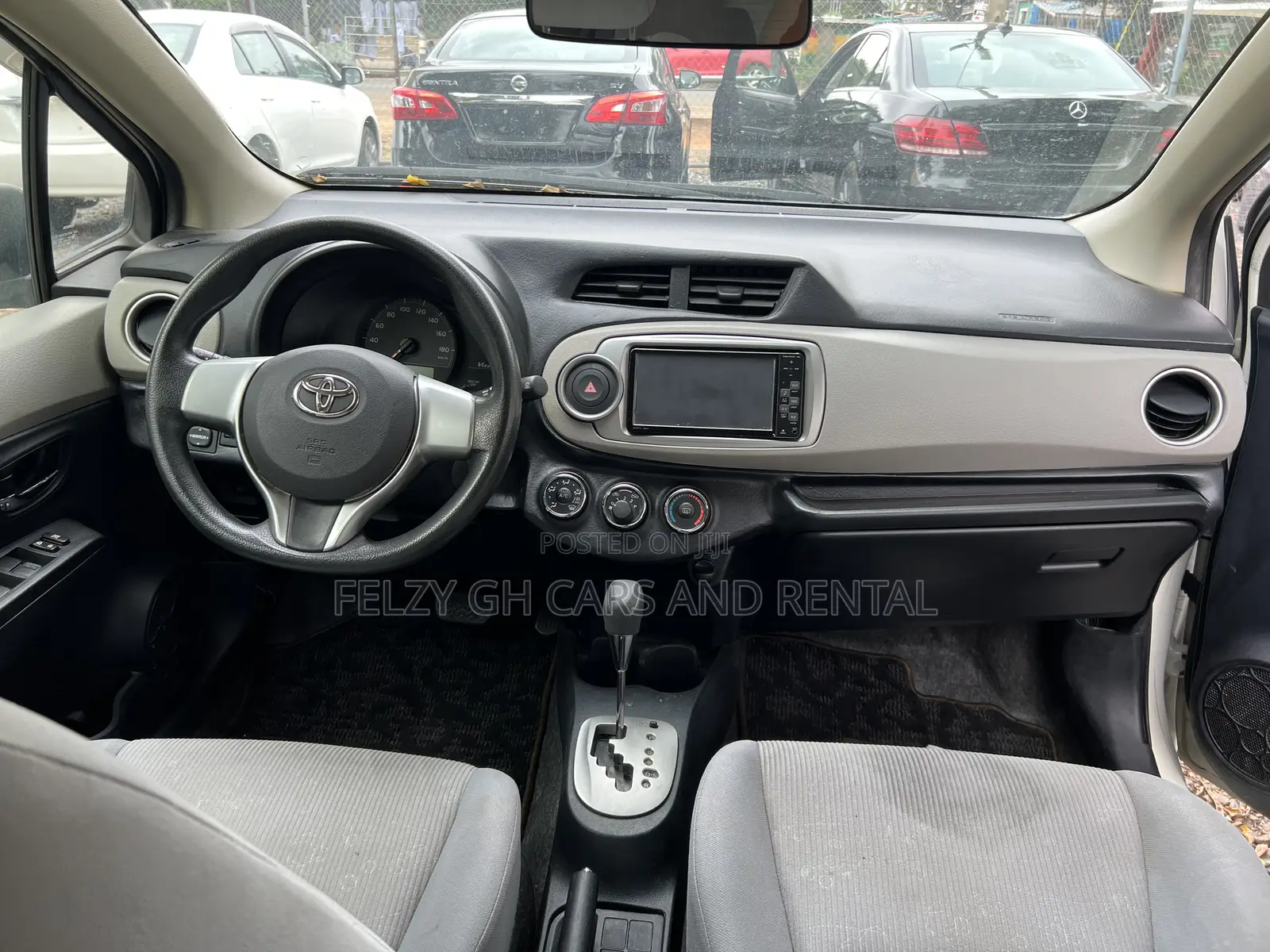 Toyota Vitz 1.3 AWD 3dr 2012 White