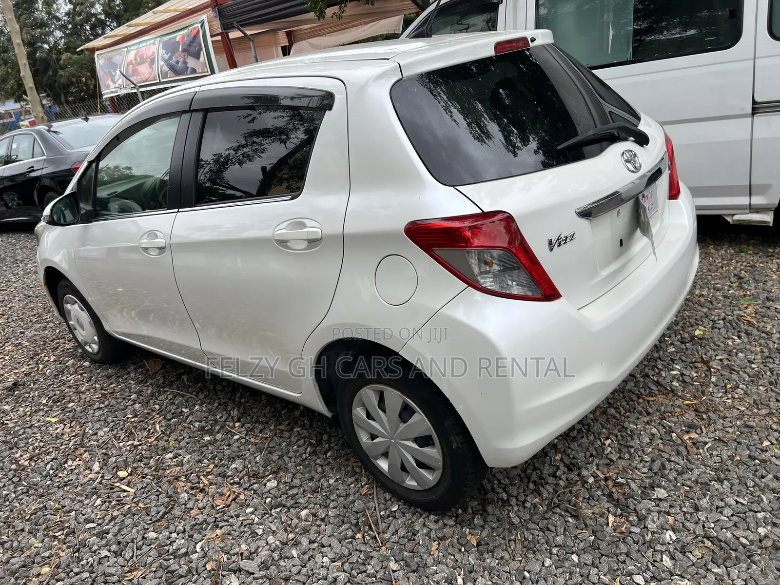 Toyota Vitz 1.3 AWD 3dr 2012 White