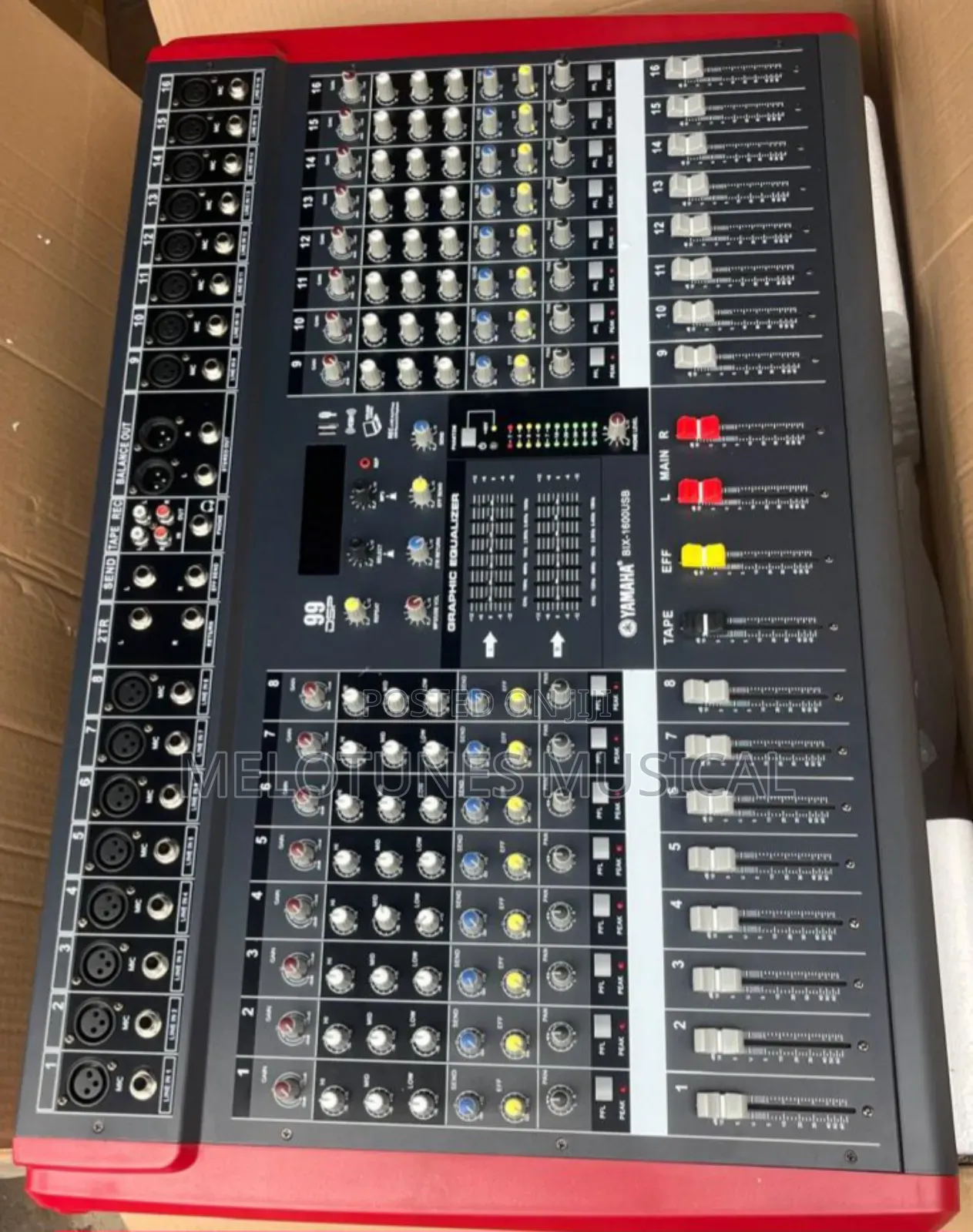 Yamaha Bix-1600usb 16channel Powered Mixer