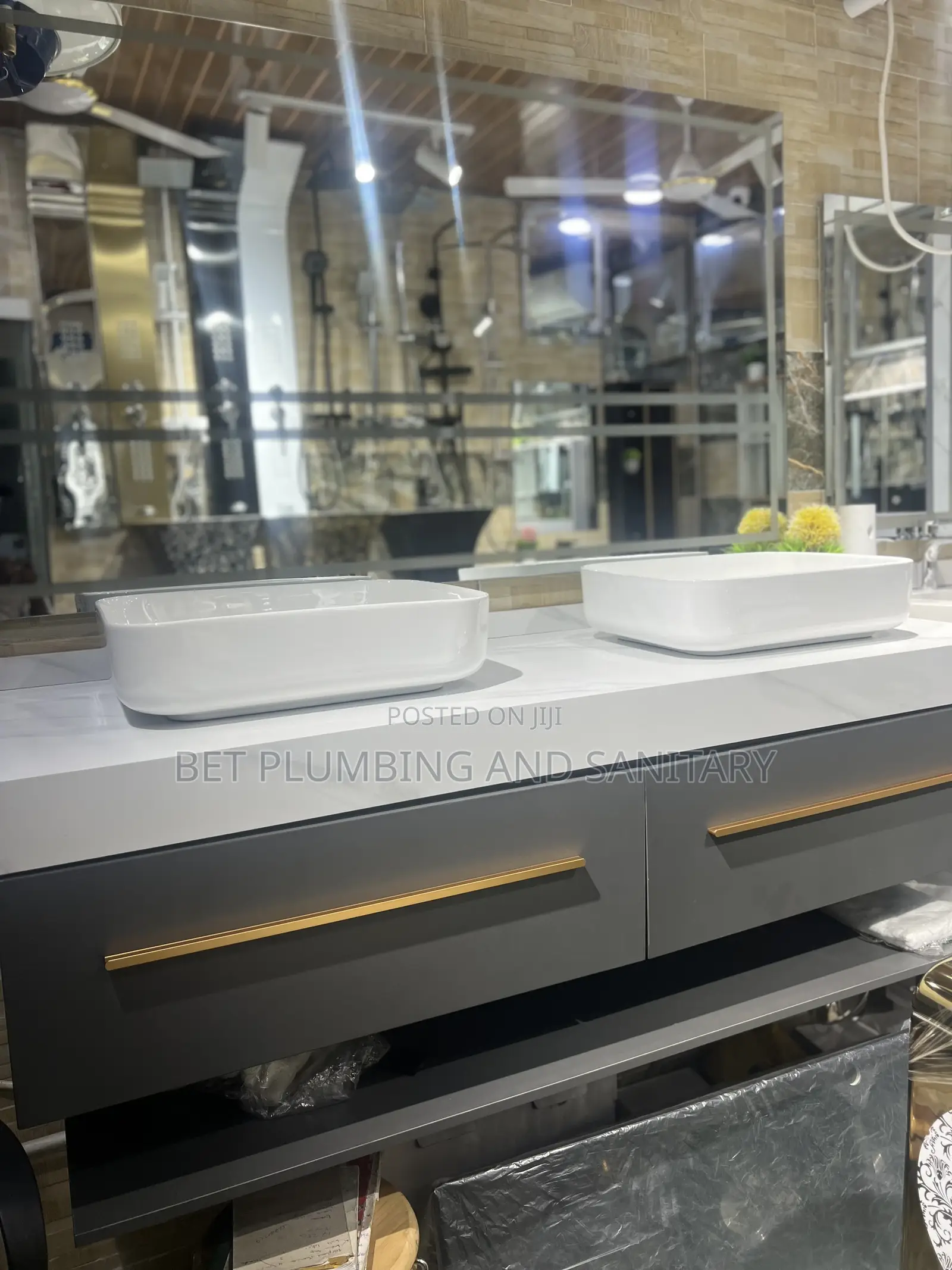 Double Cabinet Basin Ceramic With Mirror (Complete)