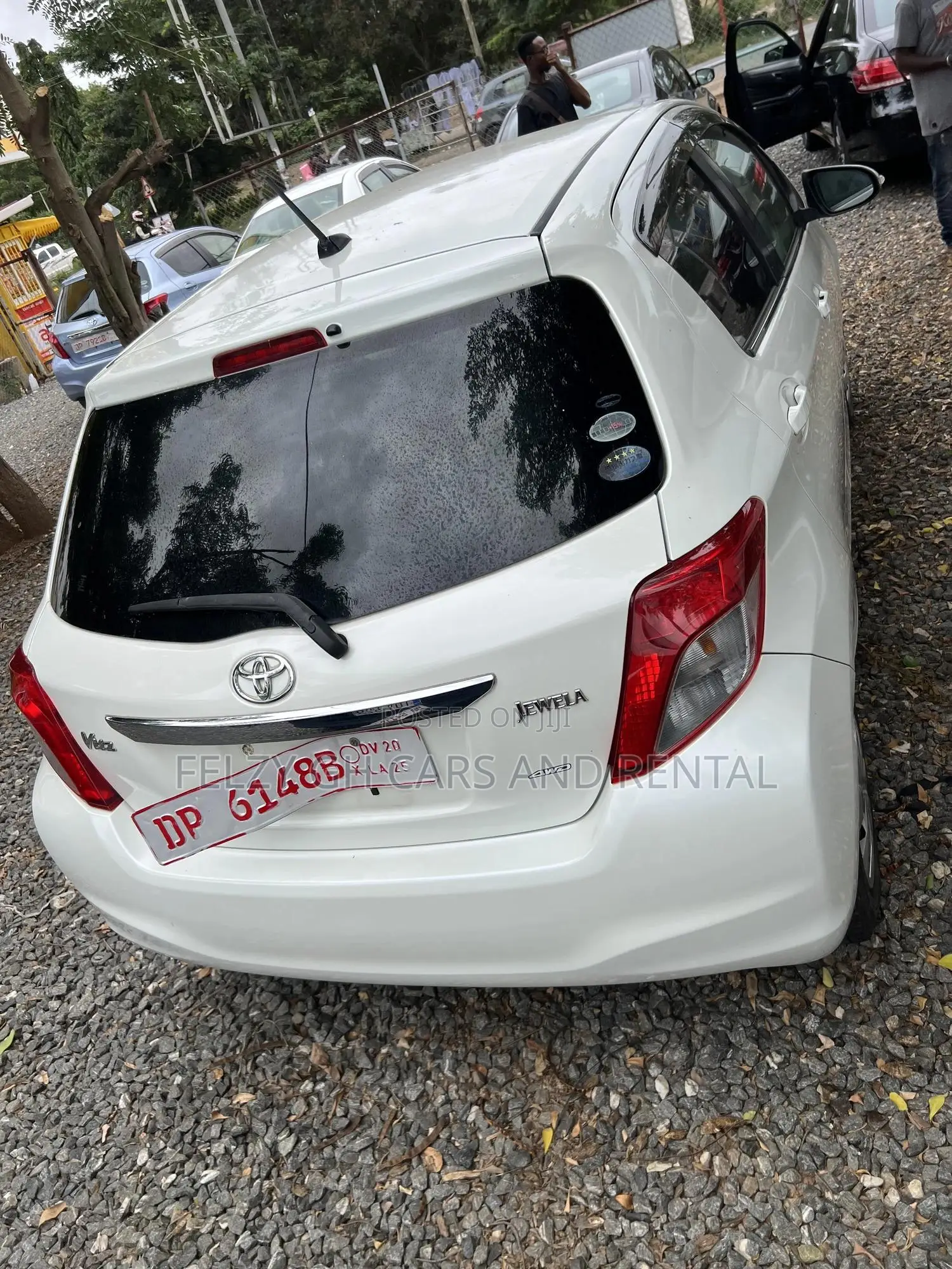 Toyota Vitz 1.3 AWD 3dr 2012 White