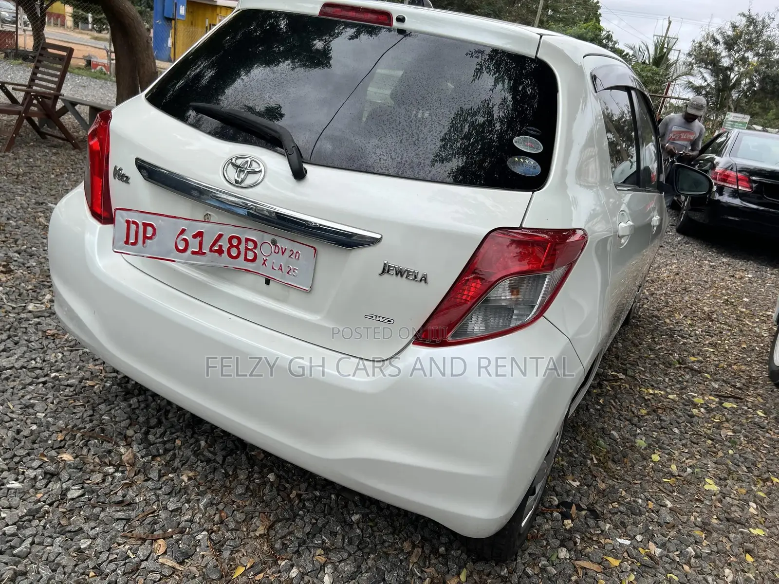 Toyota Vitz 1.3 AWD 3dr 2012 White