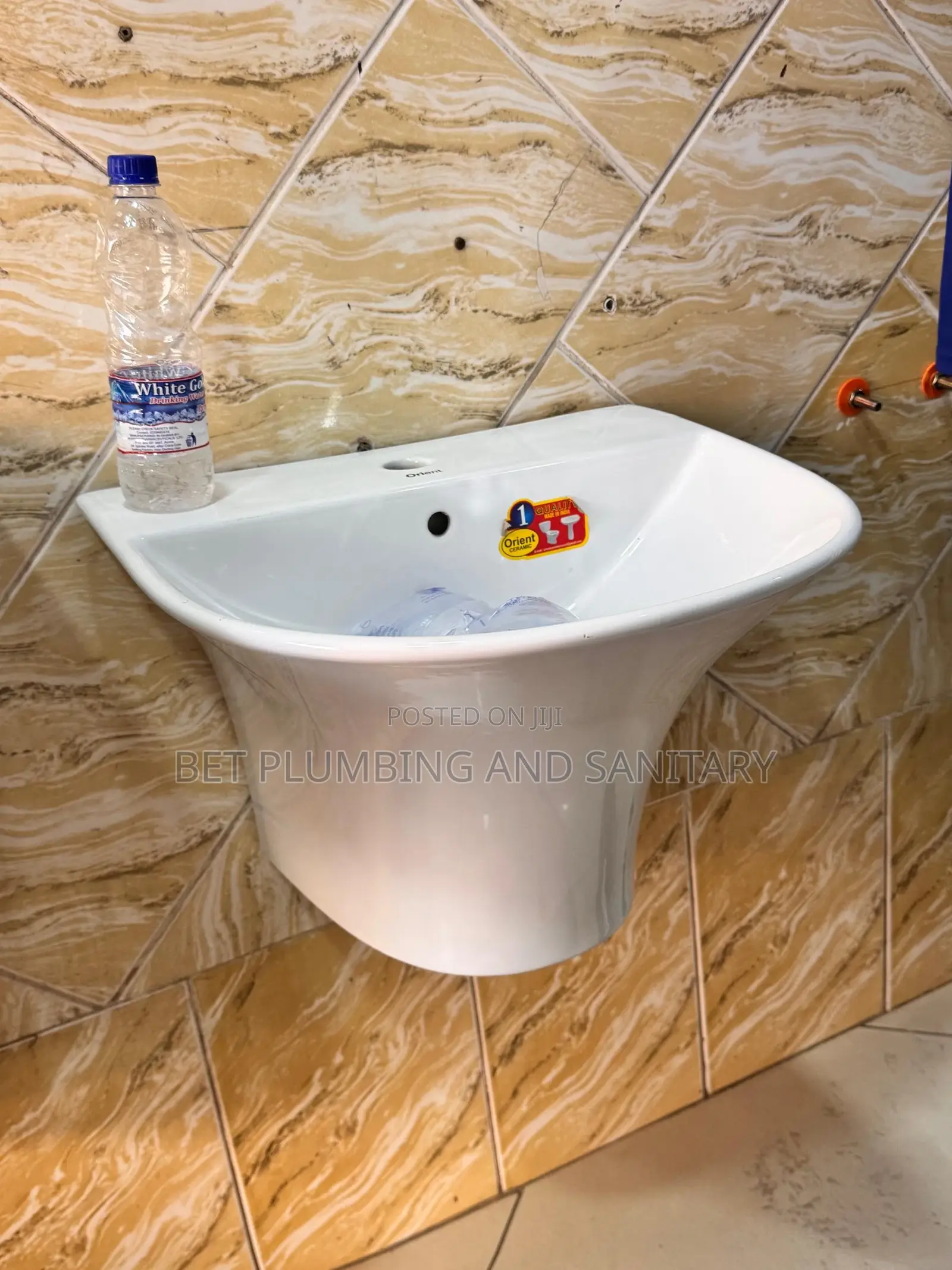 Combined Hung-Wall (Hand Wash Basin)