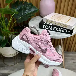 Nike V5k Runner Pink and White