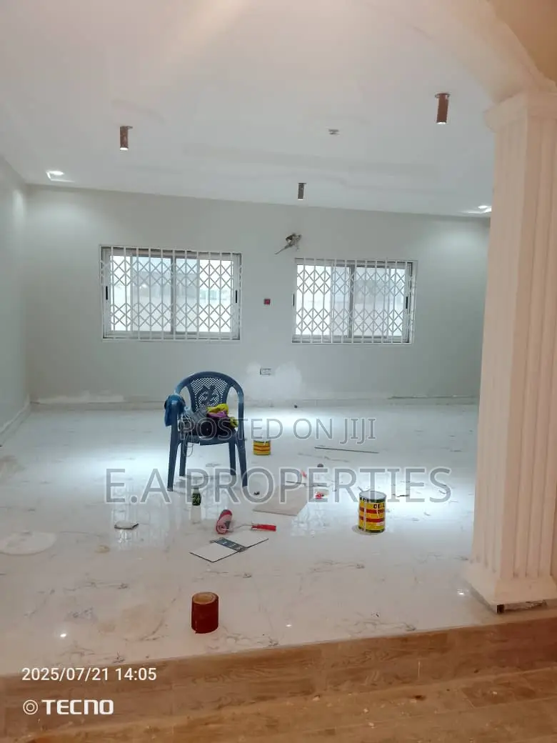 6bdrm House in E A Properties, Frafraha for rent