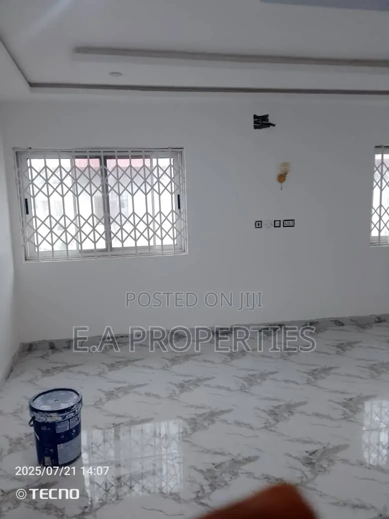 6bdrm House in E A Properties, Frafraha for rent