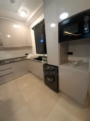 4bdrm Duplex in Westland for rent