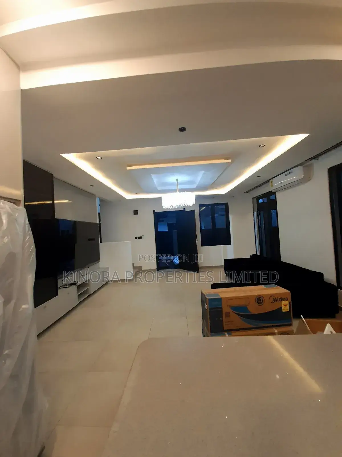 4bdrm Duplex in Westland for rent