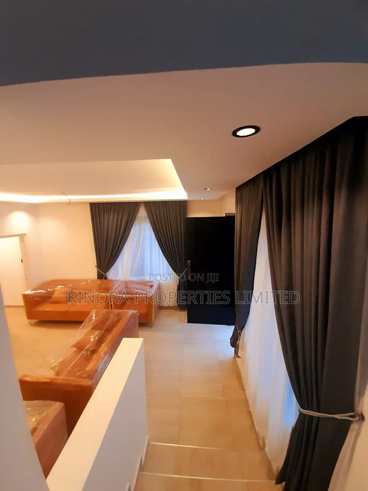 4bdrm Duplex in Westland for rent