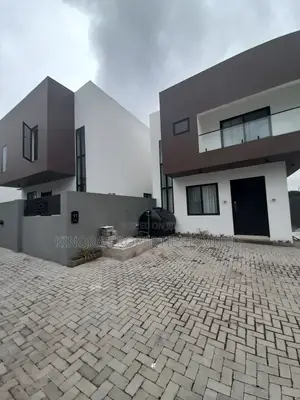 4bdrm Duplex in Westland for rent
