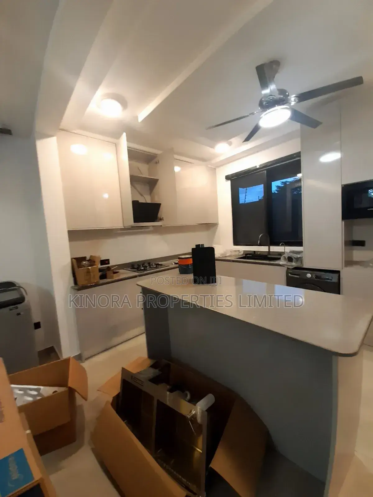 4bdrm Duplex in Westland for rent
