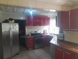 10bdrm House in West Hills Mall Area for sale
