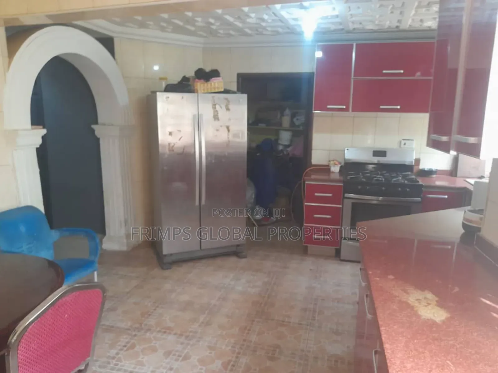 10bdrm House in West Hills Mall Area for sale