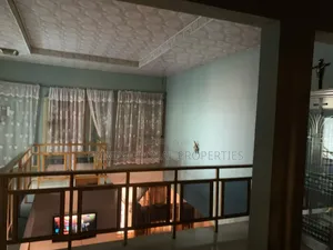 5bdrm House in West Hills Mall Area for sale