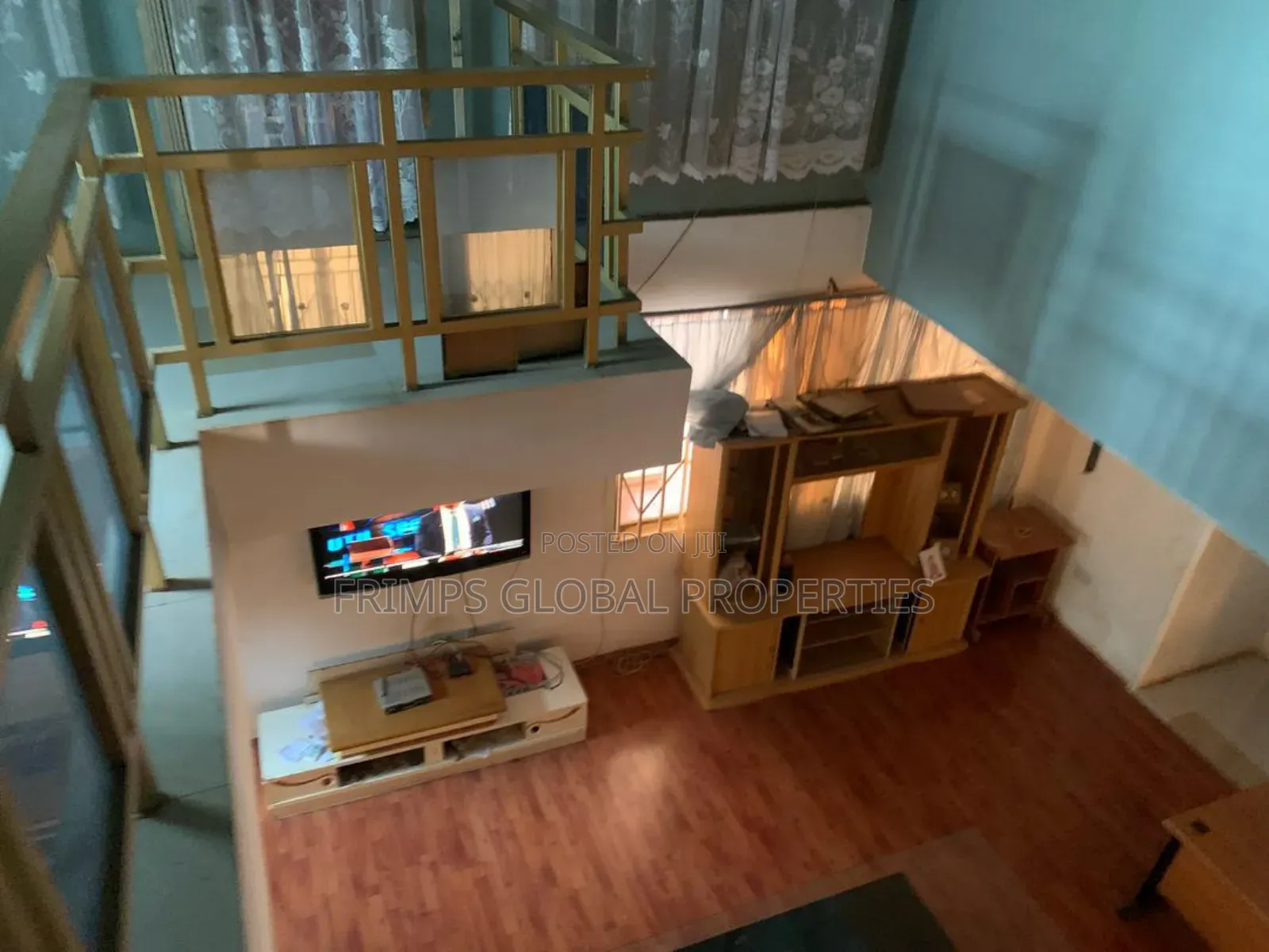 5bdrm House in West Hills Mall Area for sale