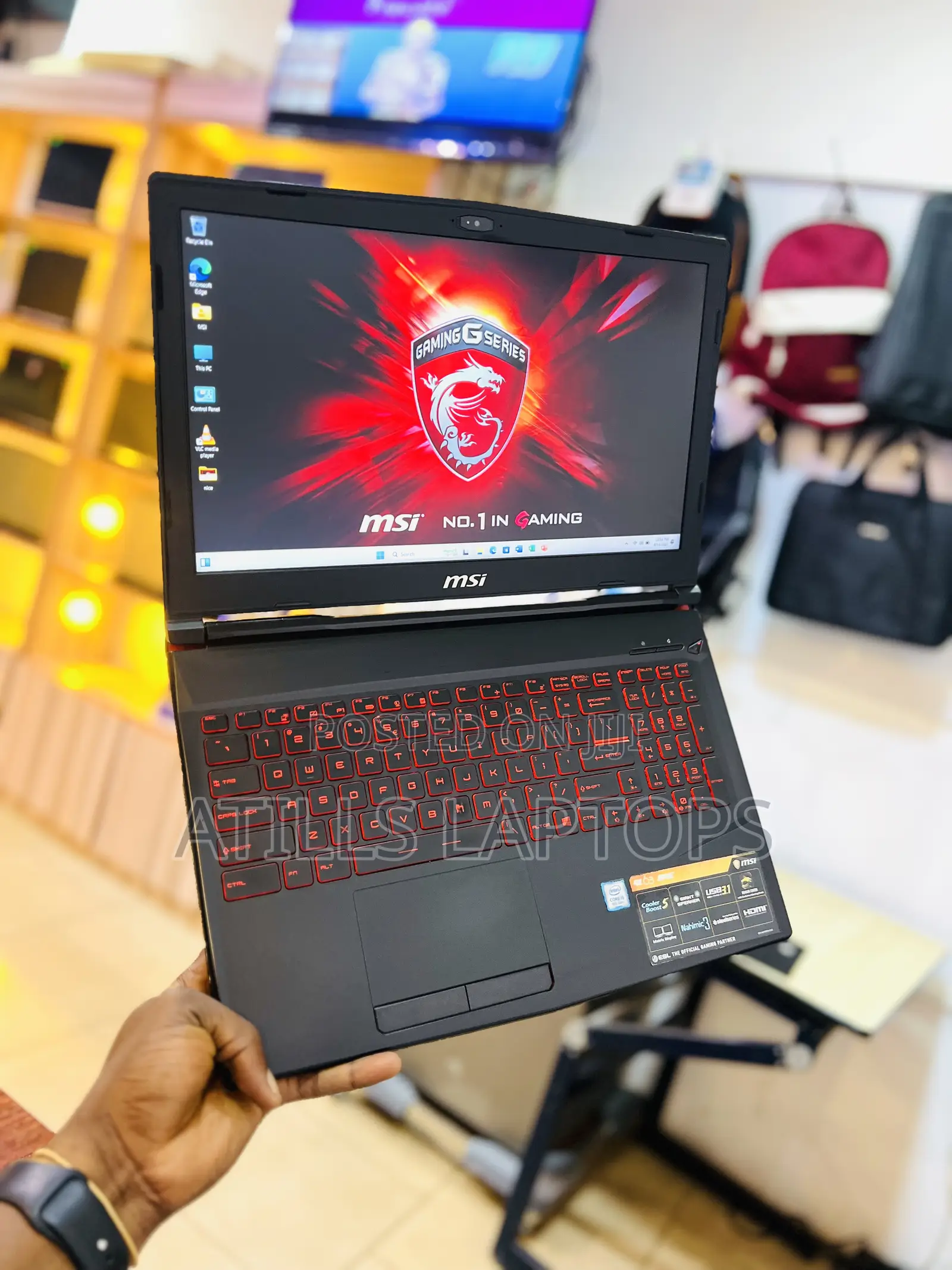 Laptop MSI GL63 8RD 16GB Intel Core I5 HDD+SSD 1.5T