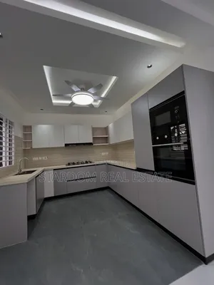 4bdrm Duplex in West Trassacco, East Legon for rent
