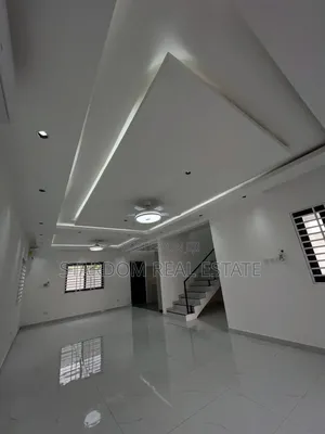 4bdrm Duplex in West Trassacco, East Legon for rent