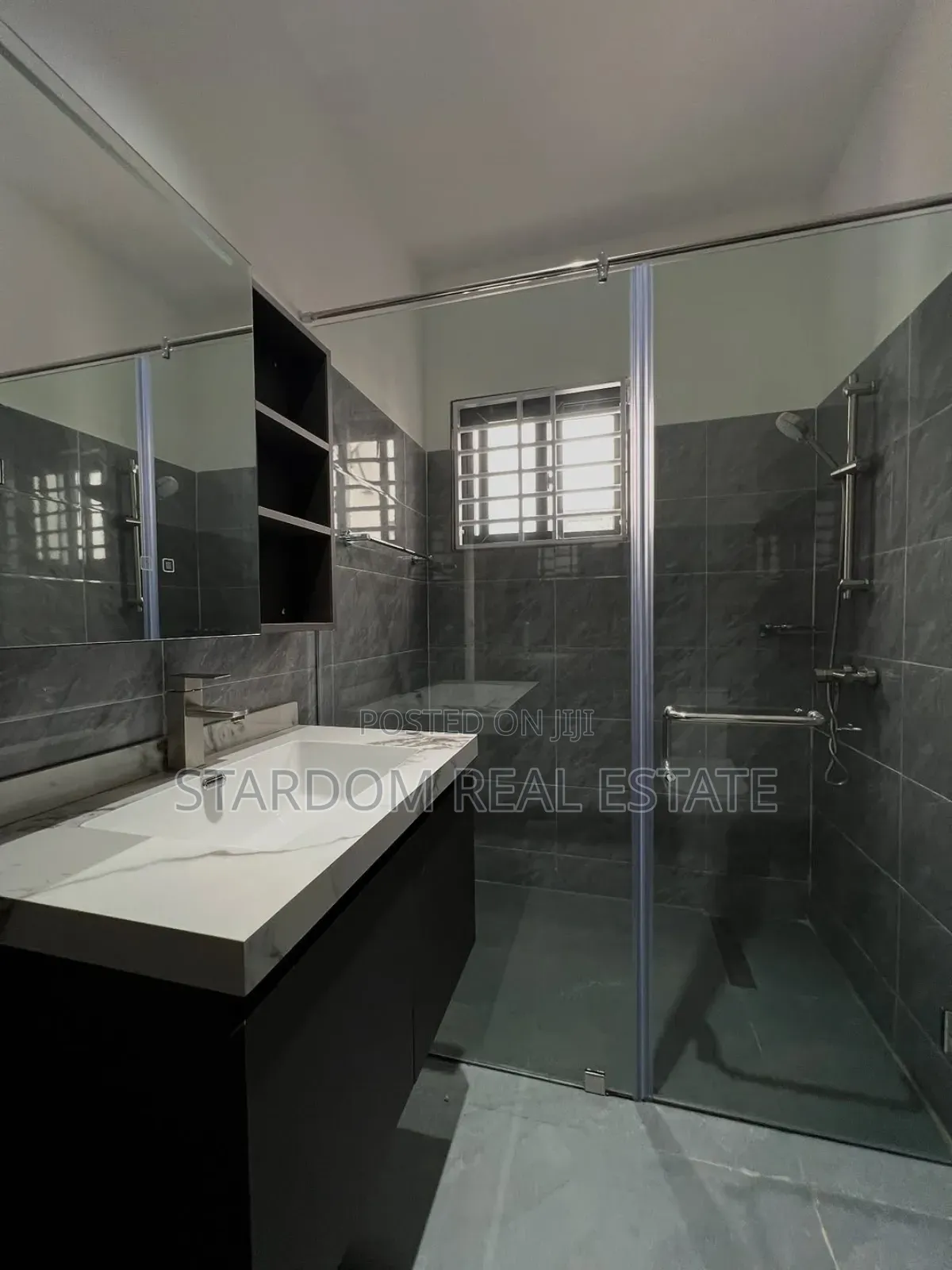 4bdrm Duplex in West Trassacco, East Legon for rent