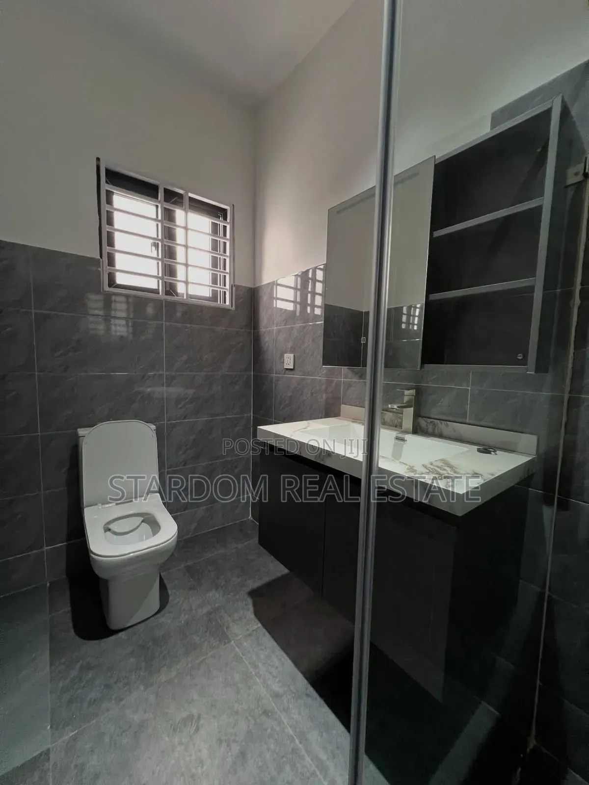 4bdrm Duplex in West Trassacco, East Legon for rent