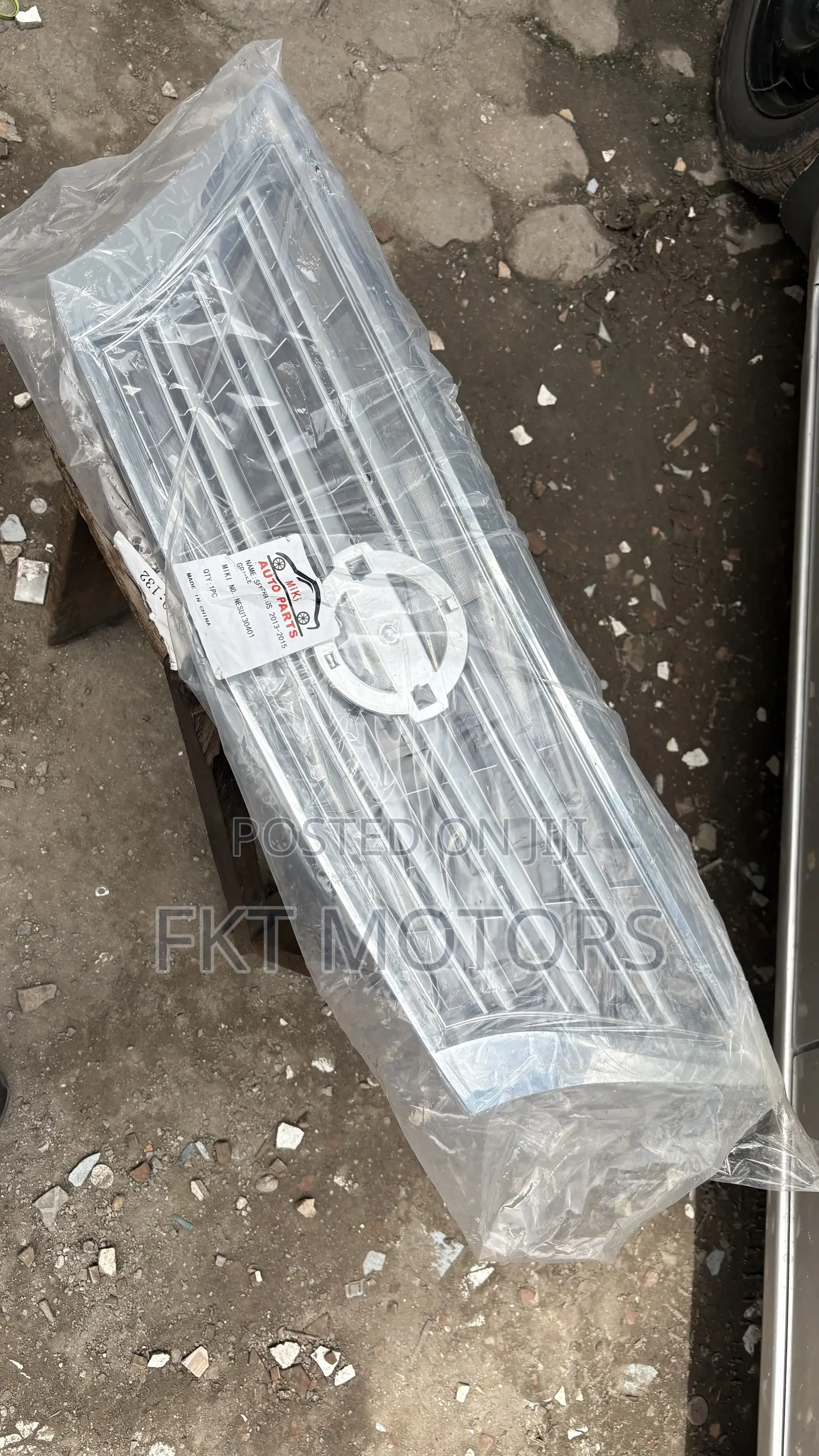 Nissan Versa Top Grilles 2013,2014,2015,2016