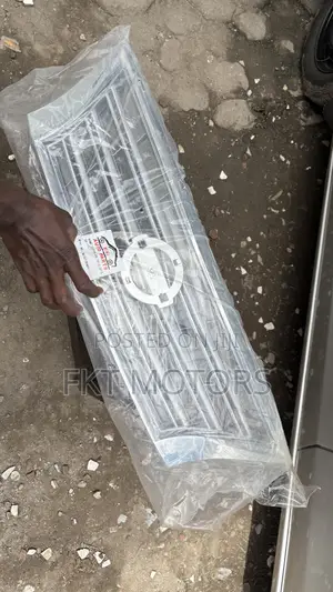 Nissan Versa Top Grilles 2013,2014,2015,2016
